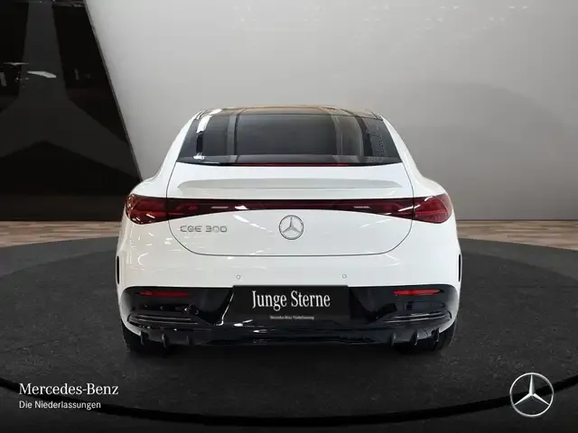 Mercedes-Benz EQE 300
