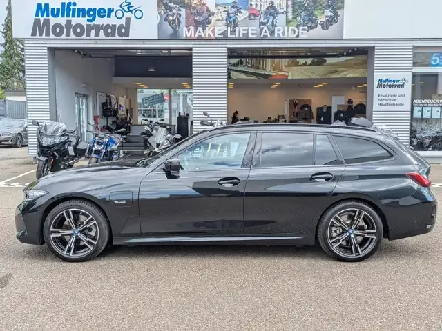 BMW 330
