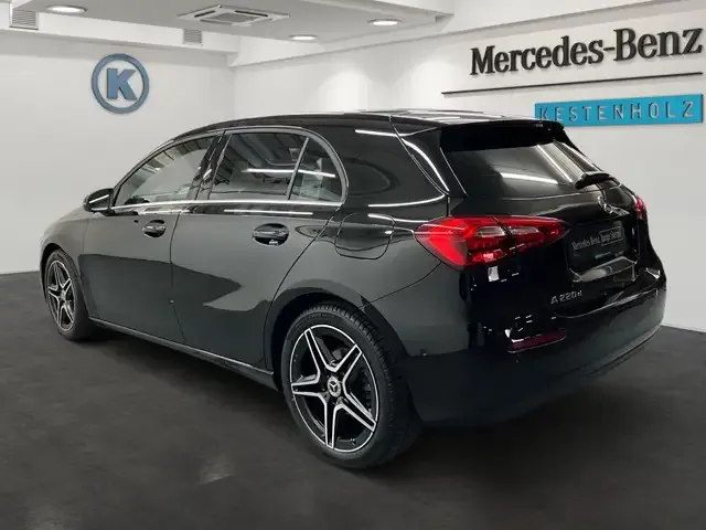 Mercedes-Benz A 220