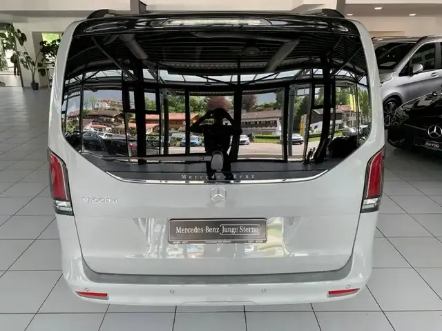 Mercedes-Benz V 220