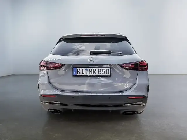 Mercedes-Benz GLA 200