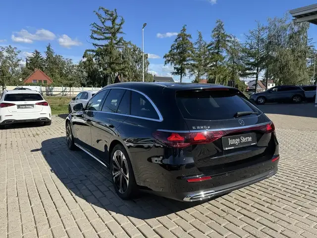 Mercedes-Benz E 220