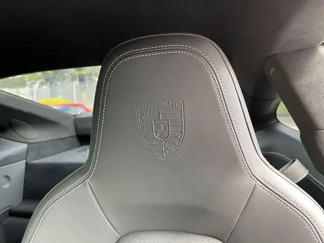 Porsche 992