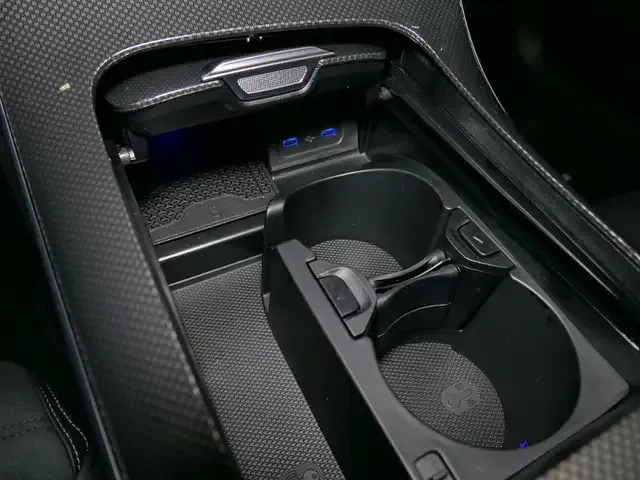 Mercedes-Benz CLE 200