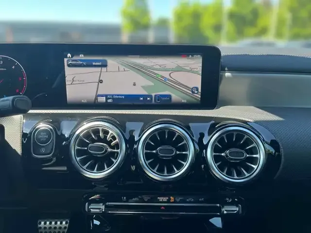 Mercedes-Benz A 220