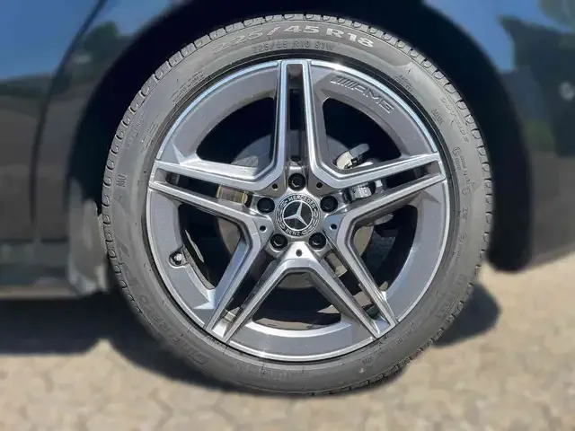 Mercedes-Benz A 220