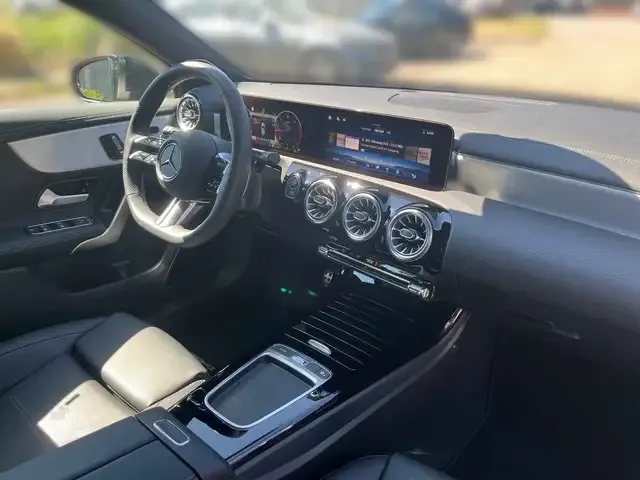Mercedes-Benz A 220