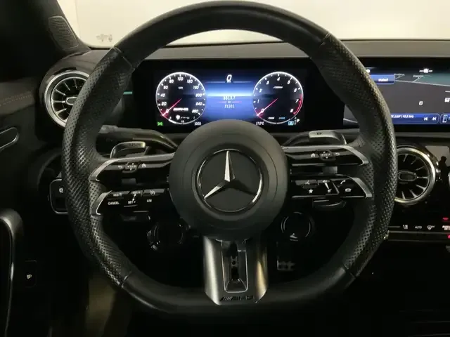 Mercedes-Benz CLA 35 AMG