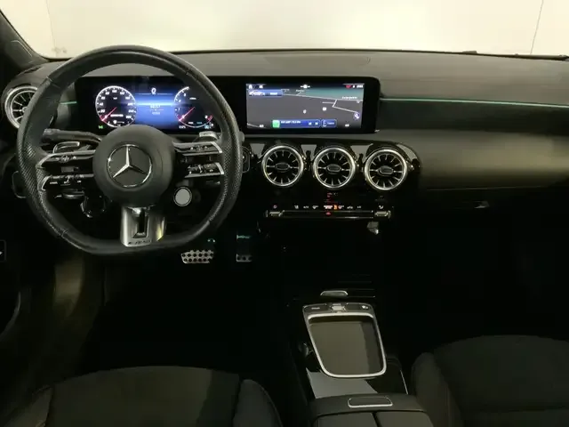 Mercedes-Benz CLA 35 AMG