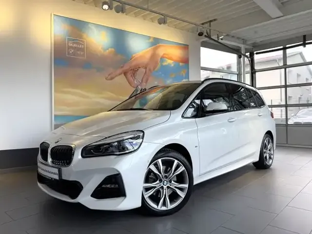 BMW 218