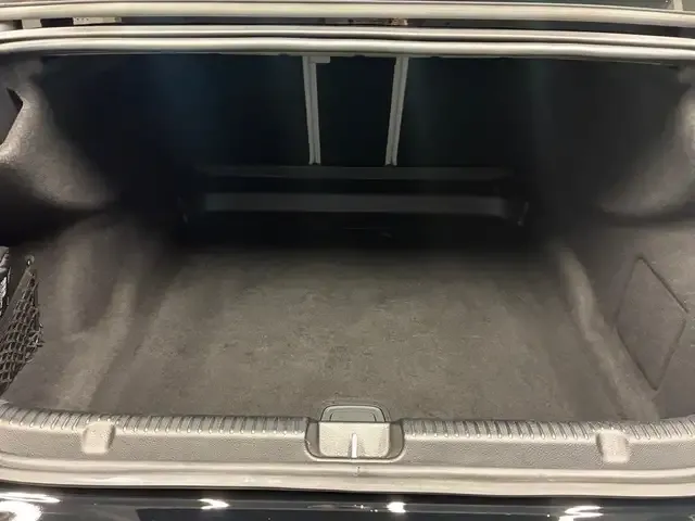 Mercedes-Benz EQE 300