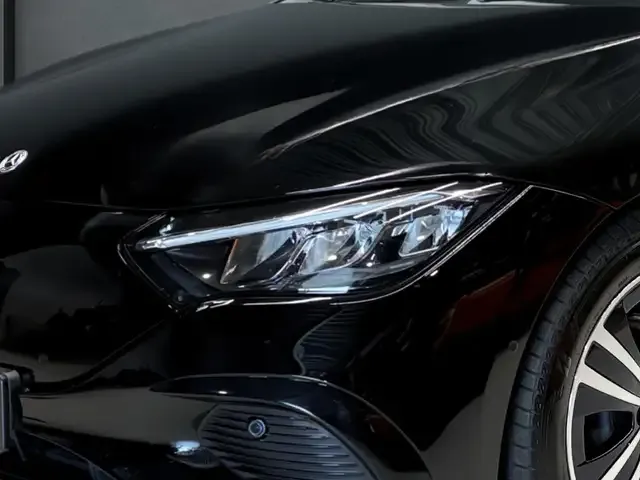 Mercedes-Benz EQE 300