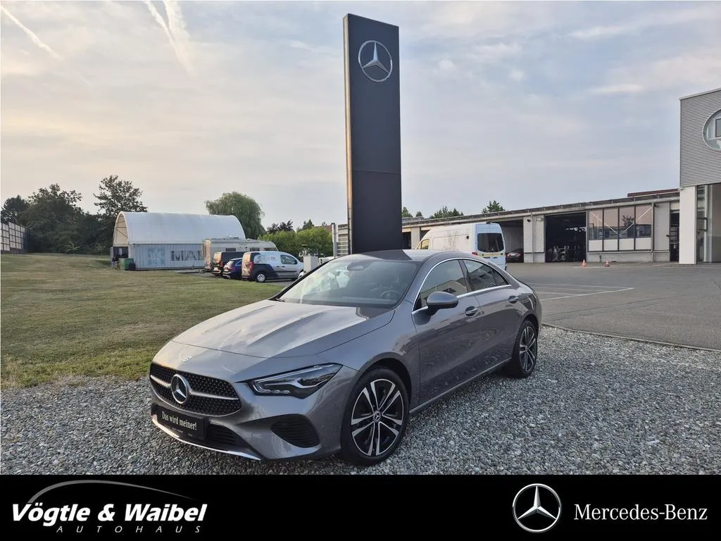 Mercedes-Benz CLA 200