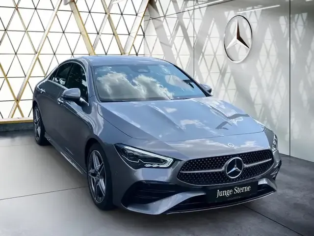 Mercedes-Benz CLA 200
