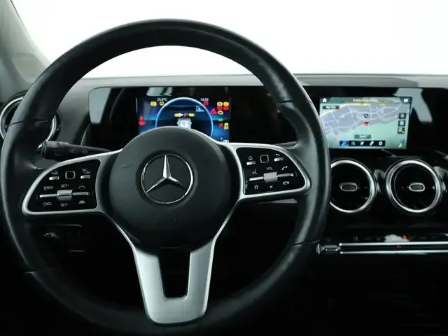 Mercedes-Benz GLB 180