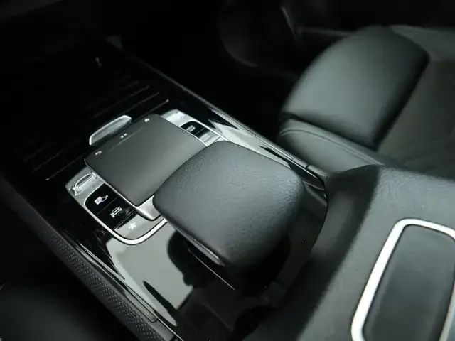 Mercedes-Benz GLB 180