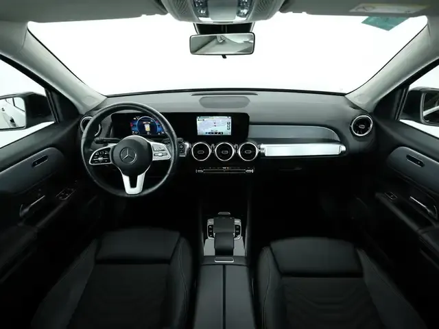Mercedes-Benz GLB 180