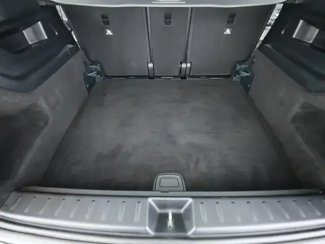 Mercedes-Benz GLB 180