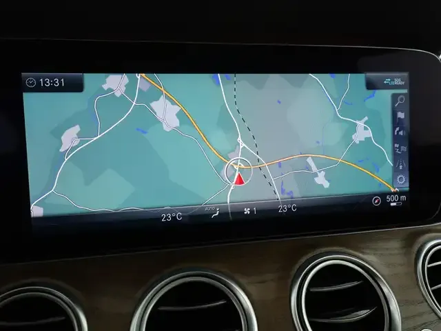 Mercedes-Benz E 200