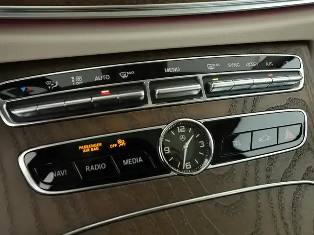 Mercedes-Benz E 200