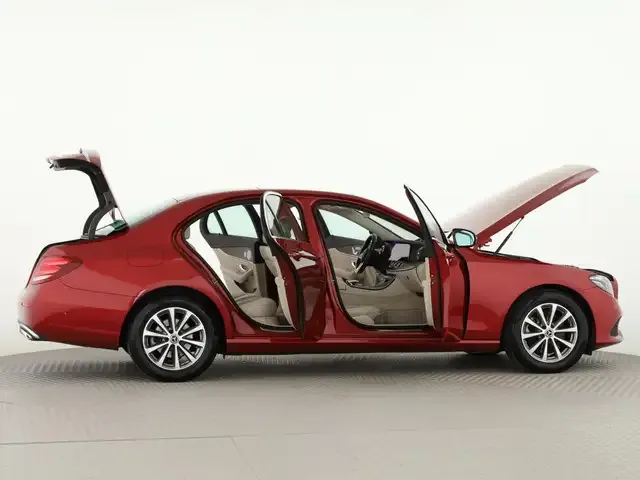 Mercedes-Benz E 200