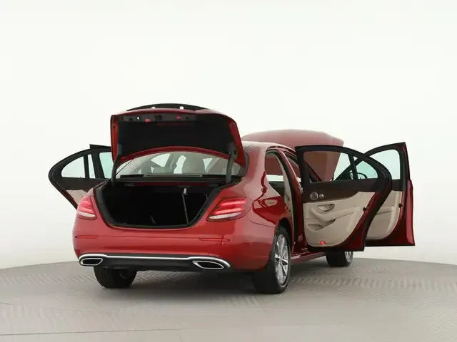 Mercedes-Benz E 200