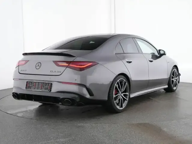Mercedes-Benz CLA 35 AMG