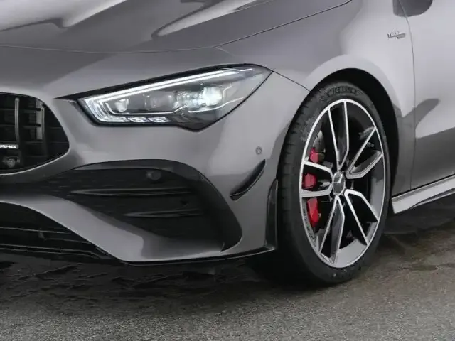 Mercedes-Benz CLA 35 AMG