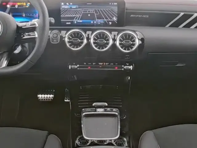 Mercedes-Benz CLA 35 AMG