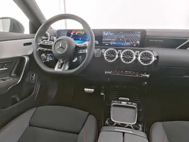 Mercedes-Benz CLA 35 AMG