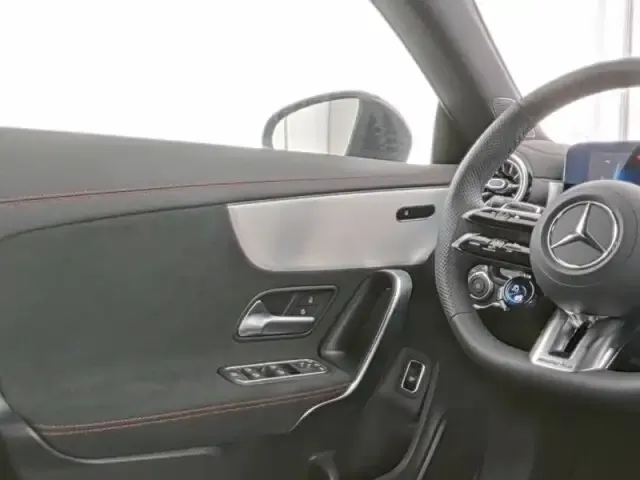 Mercedes-Benz CLA 35 AMG