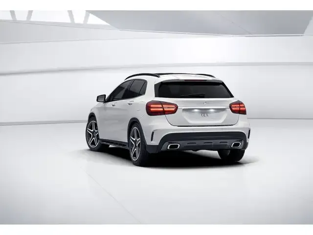Mercedes-Benz GLA 200
