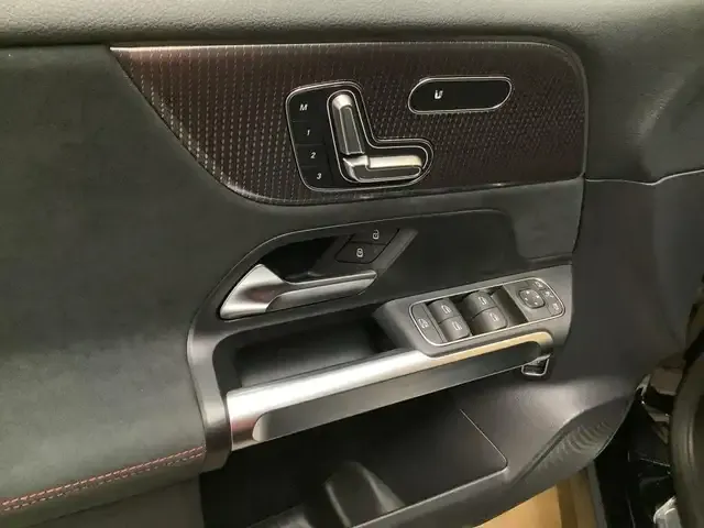 Mercedes-Benz EQB 250
