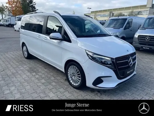 Mercedes-Benz V 220
