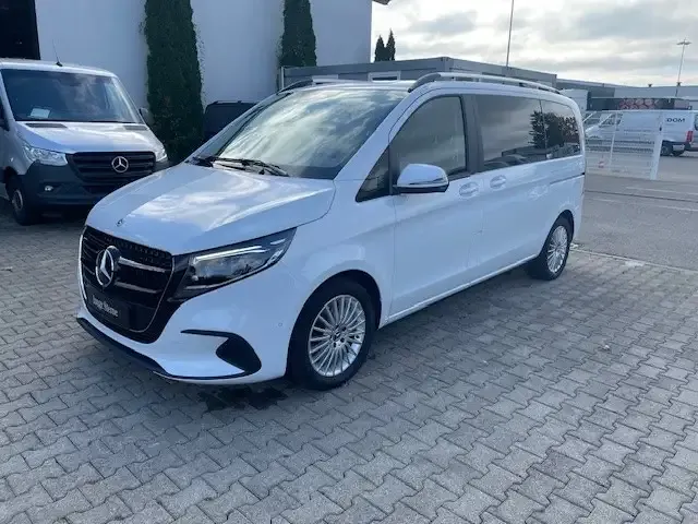 Mercedes-Benz V 220