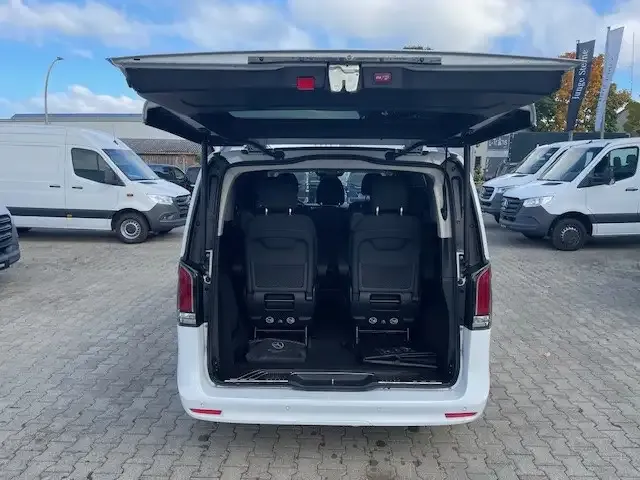 Mercedes-Benz V 220