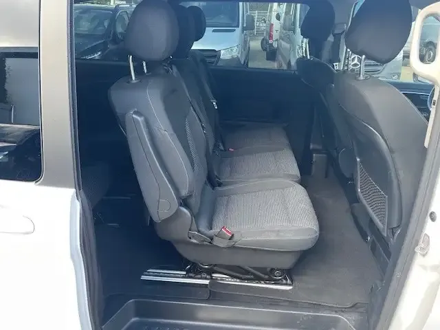 Mercedes-Benz V 220