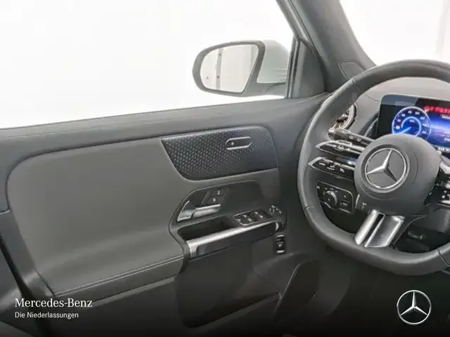 Mercedes-Benz EQB 300