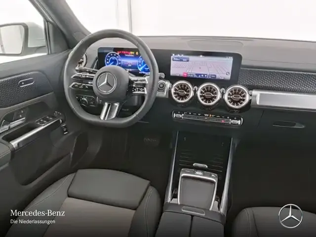 Mercedes-Benz EQB 300