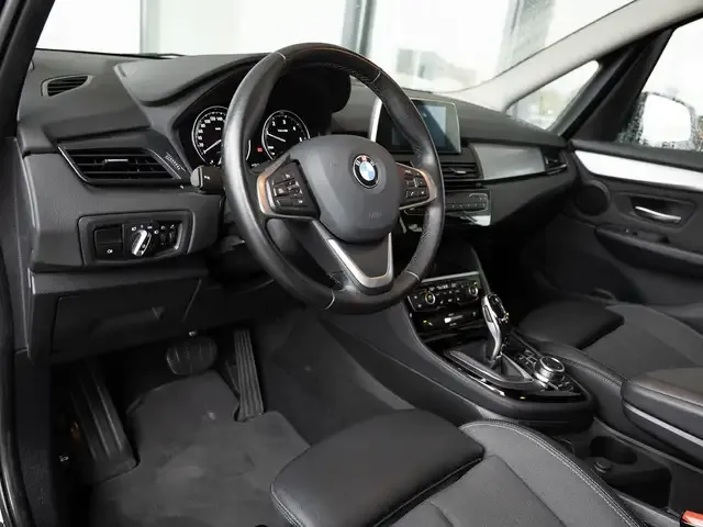BMW 218