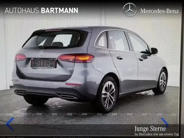 Mercedes-Benz B 180