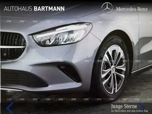 Mercedes-Benz B 180