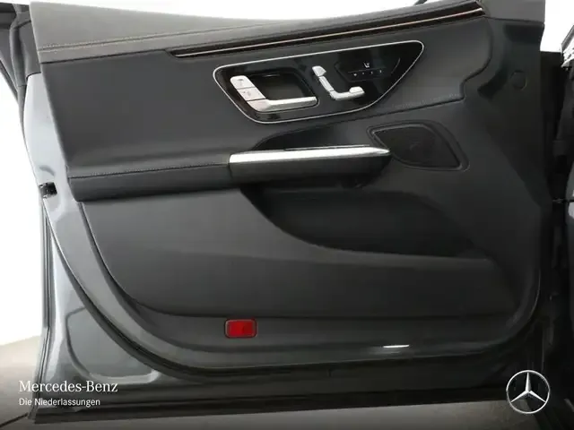 Mercedes-Benz EQE 300
