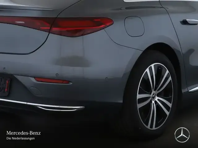 Mercedes-Benz EQE 300