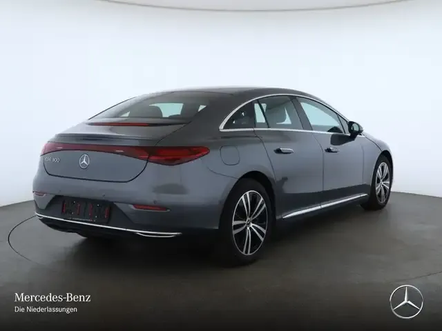 Mercedes-Benz EQE 300