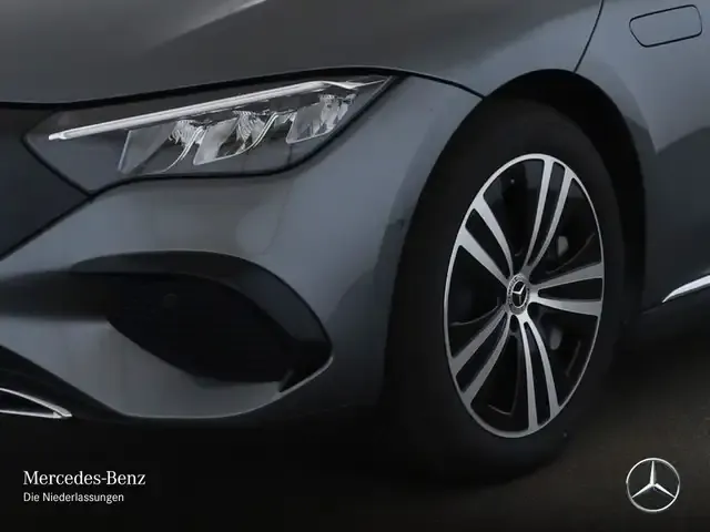 Mercedes-Benz EQE 300