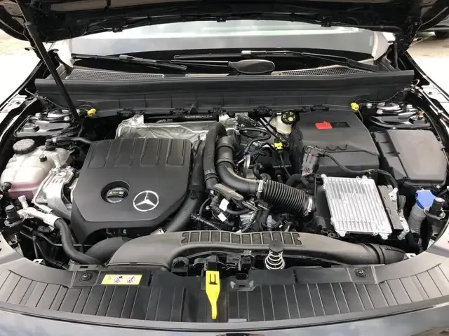 Mercedes-Benz GLB 200