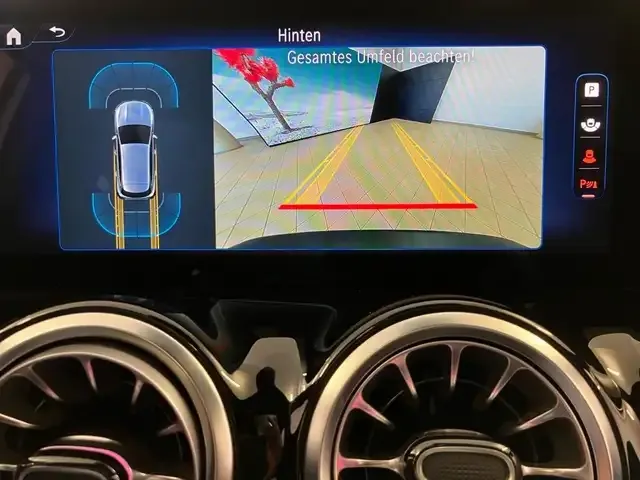 Mercedes-Benz EQA 300