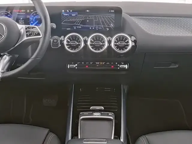 Mercedes-Benz EQA 300