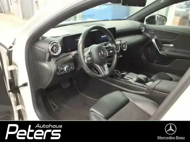 Mercedes-Benz A 220